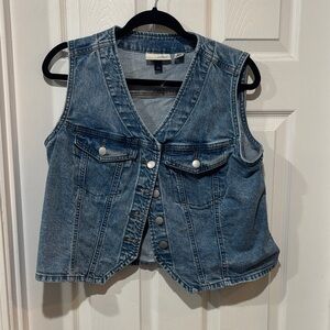 Universal Thread Blue Denim Vest